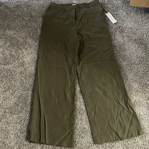 New Calvin Klein women Trouser wide leg with side pockets color Army green
